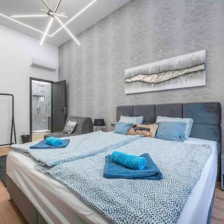 Exclusive Downtown With Ac Apartment Budapest