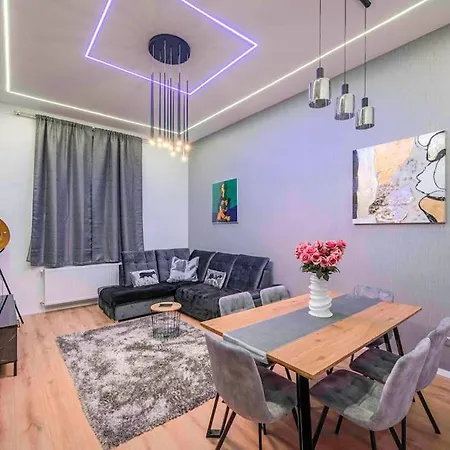 Exclusive Downtown With Ac Apartment