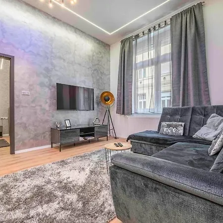 Exclusive Downtown With Ac Apartment Budapest