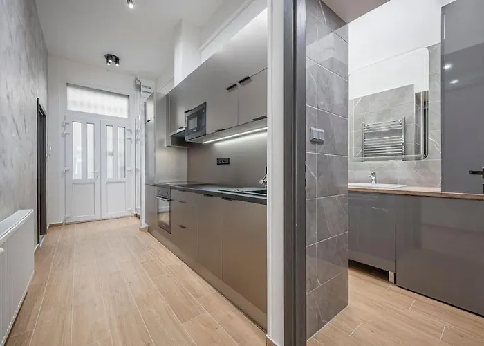 Exclusive Downtown With Ac Apartman