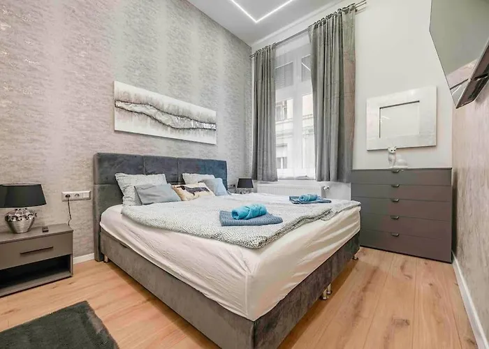 Exclusive Downtown With Ac Apartman
